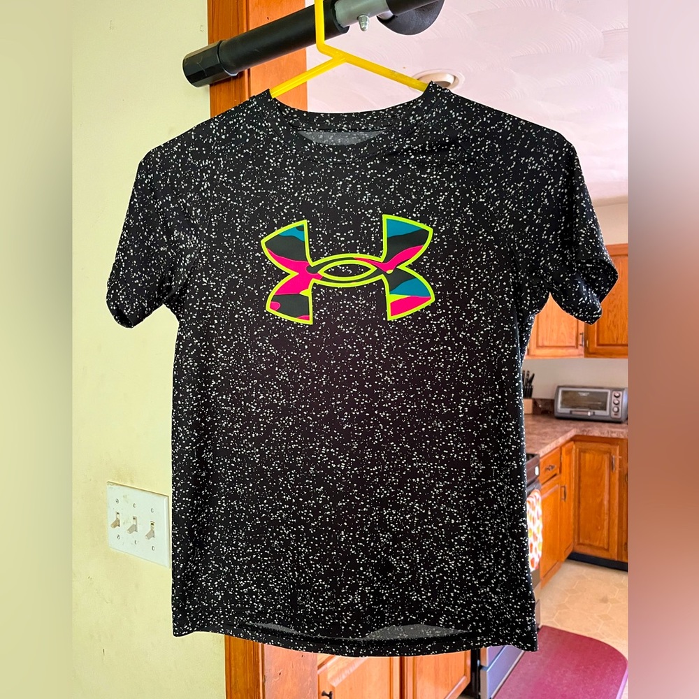 Under Armour boys black/white speckled tee with green/blue/pink/black camo logo